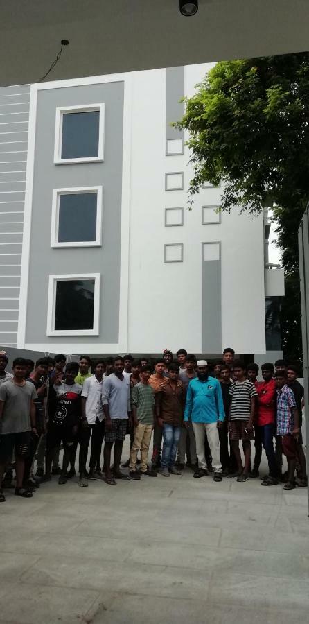The Base Inn Pondicherry Exterior photo